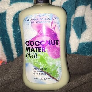 Bath & Body works coconut water chill lotion! 🎀