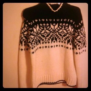 CUTE SWEATER!!! LARGE!