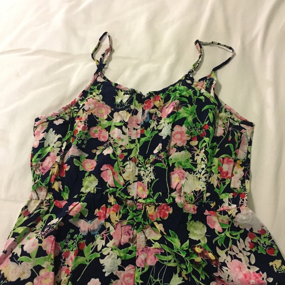 B u n d l e d Threadsence floral romper - Picture 3 of 4
