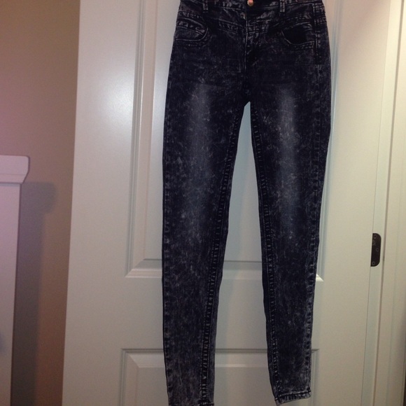 Blue and white high waisted jeans