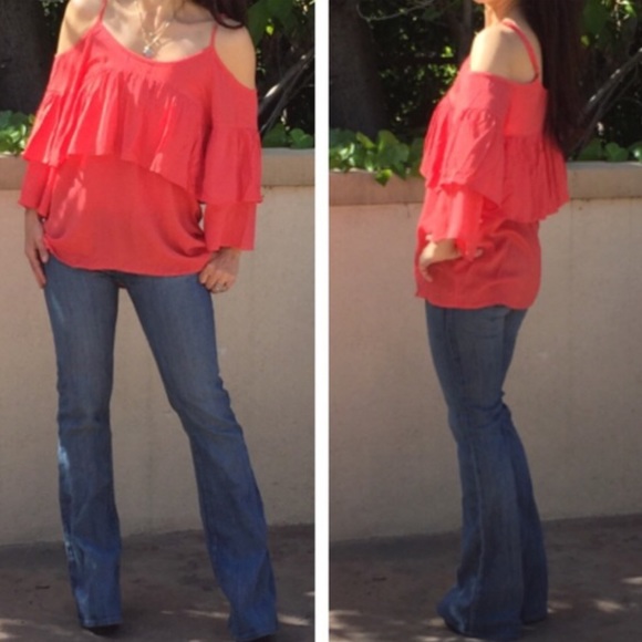Flouncy bell cut shoulder top SALE - Picture 2 of 4