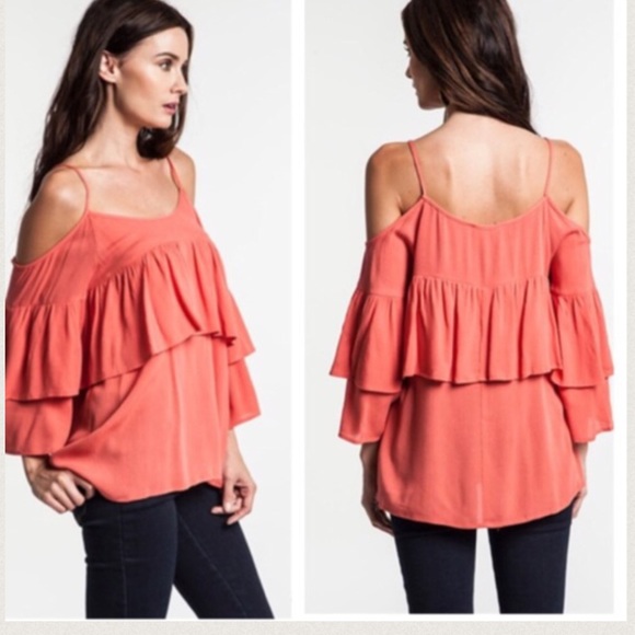 Flouncy bell cut shoulder top SALE - Picture 4 of 4