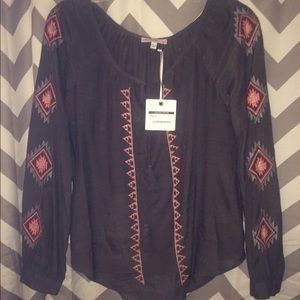 Cute & chic quarter sleeve never worn w/ tags