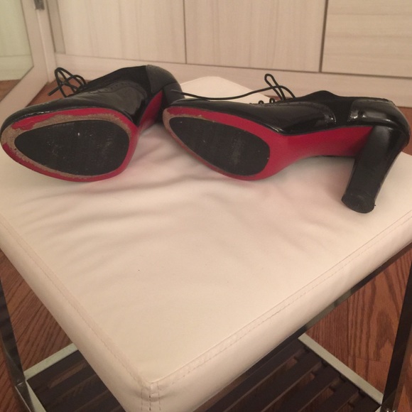 Black lace up heels - Picture 2 of 2