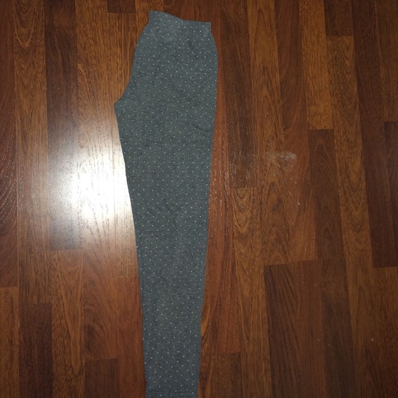 Gray Polka-Dot Leggings