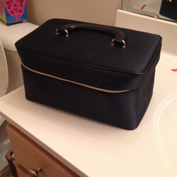 Estée Lauder makeup carrier & matching bag