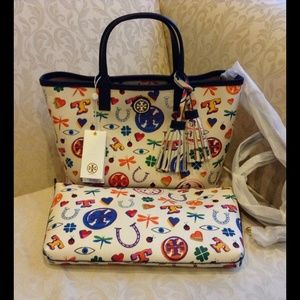 💖🎀Tory Burch Kerrington Small Tote Luck prints