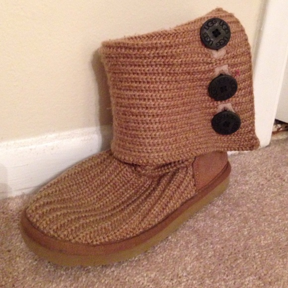 UGG sweater boots size 6/37