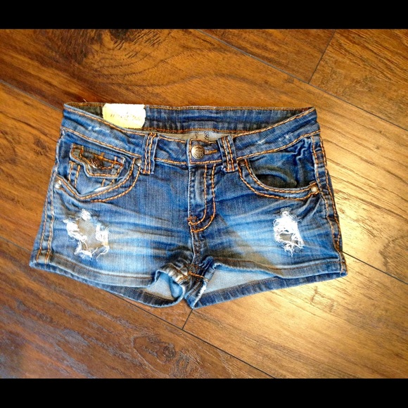 Cute shorts - Picture 1 of 3