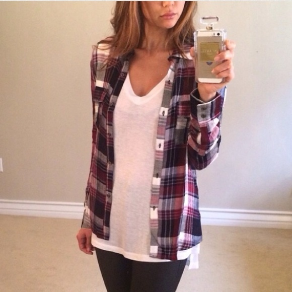 • SOLD • The Perfect Plaid Shirt L - Picture 2 of 4