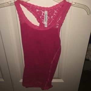pink tank top