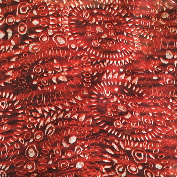 Flowy Light patterned Tank - Picture 2 of 2