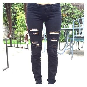 Black ripped skinny jeans