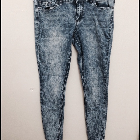 Distressed Skinny Jeans