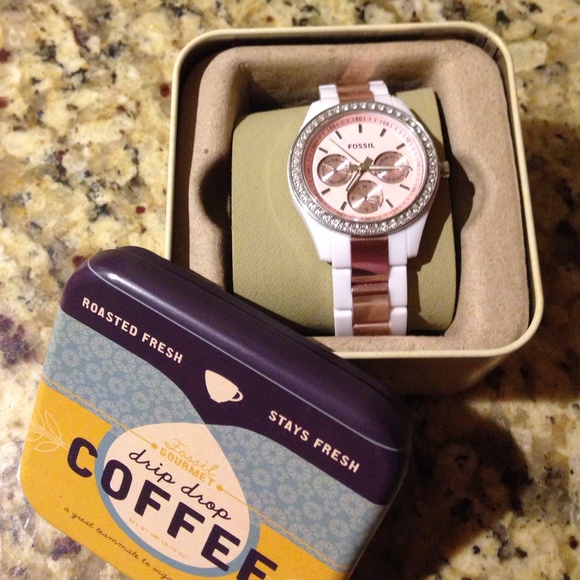 💢SOLD💢fossil watch very light and like  new 💢 - Picture 1 of 2