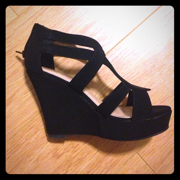 NWOT Black Suede Wedges
