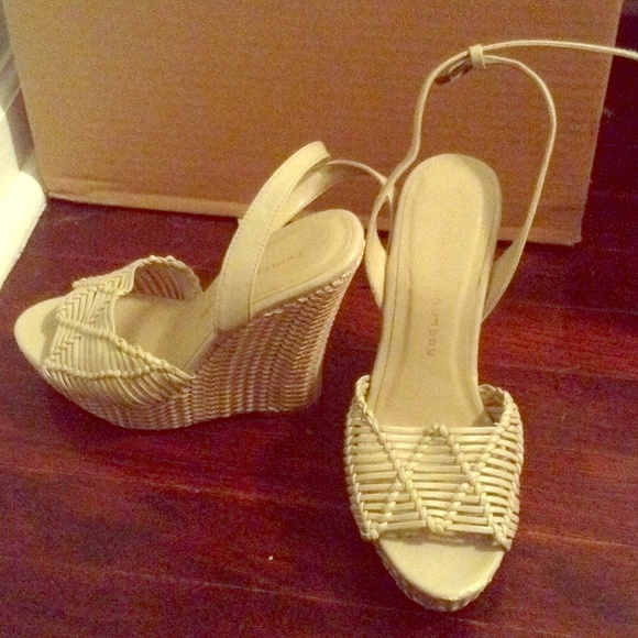 Chinese laundry wedge heels