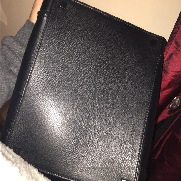 Celine - Picture 3 of 3