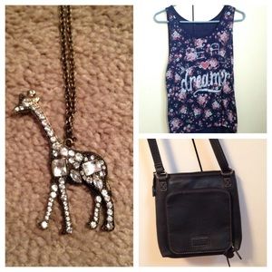 "Be A Dreamer" Tank, Giraffe Necklace, Black Purse