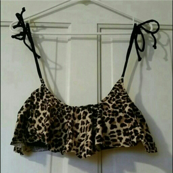 PINK Victoria's Secret Other - VS leopard bikini top. XS. NEW!