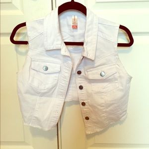 White denim half jacket