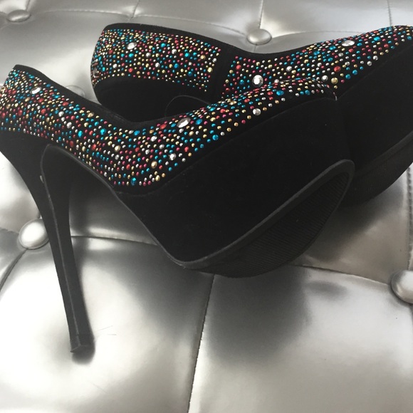 NWT Multicolored jeweled black heels - Picture 4 of 5