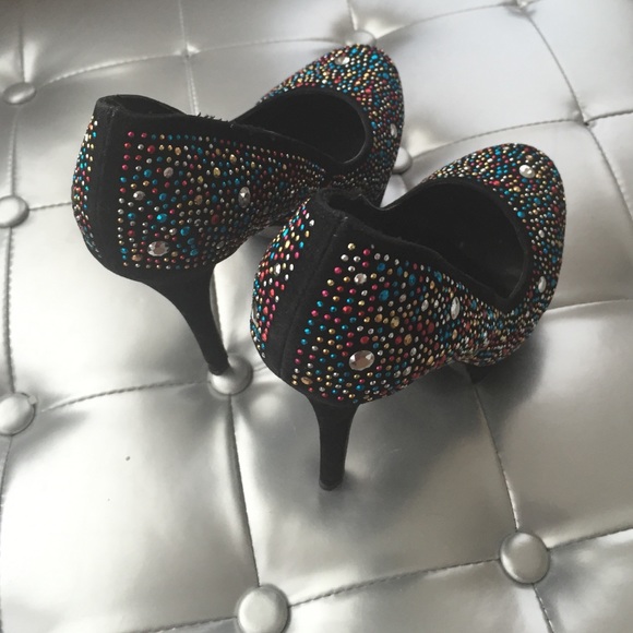 NWT Multicolored jeweled black heels - Picture 3 of 5