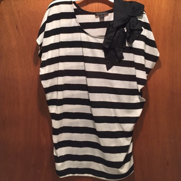 Forever 21 striped bow top