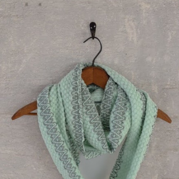 🎀Scarf🎀 - Picture 2 of 3