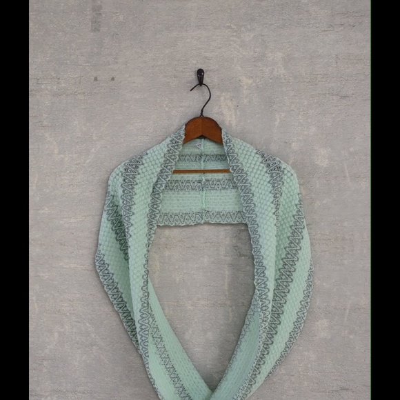 🎀Scarf🎀 - Picture 3 of 3