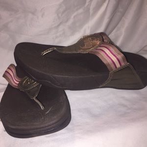 Brown and gold FitFlop