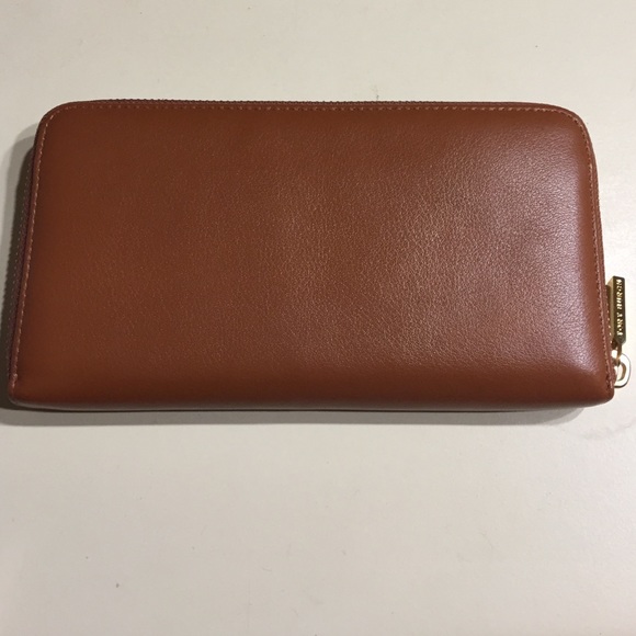 Tory burch wallet