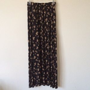 Brandy Melville floral maxi skirt 🌻