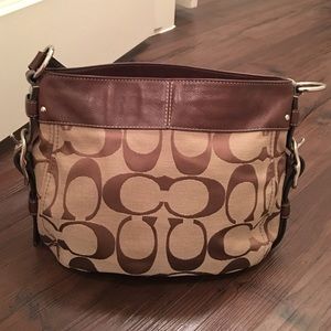 Coach shoulder bag - like new!
