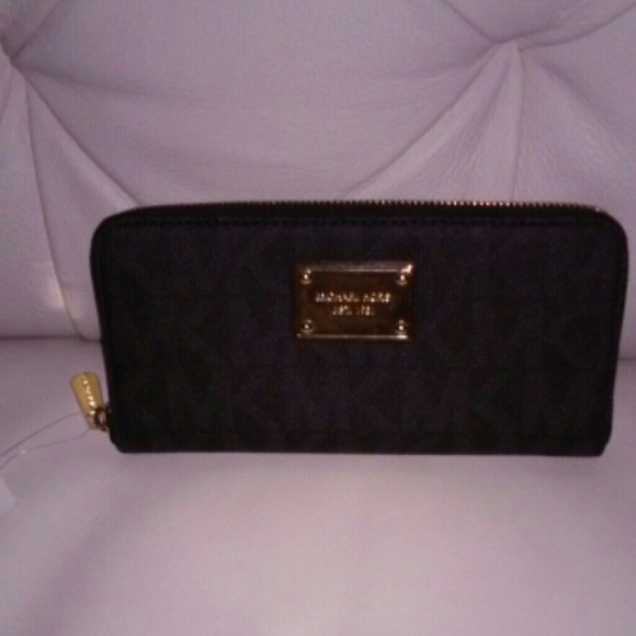 Michael Kors jet set wallet