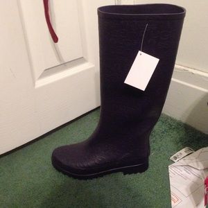 Tall Wiltshire ugg rain boots!