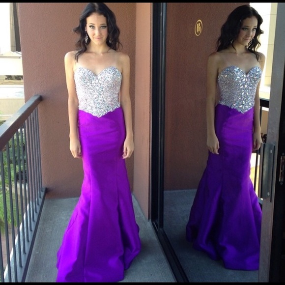 Prom Dress - Picture 1 of 3