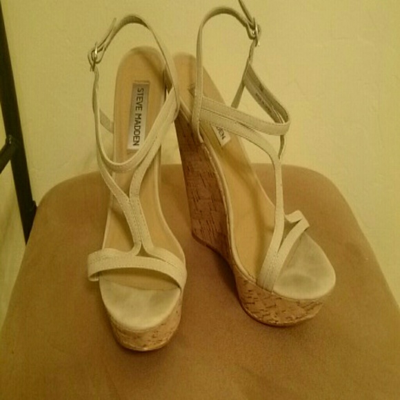 HOLD@manguprinces Steve Madden Taimed Nude Wedge