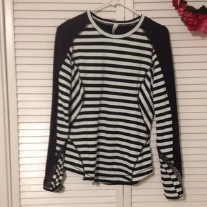 Lululemon Mint & Black Pullover