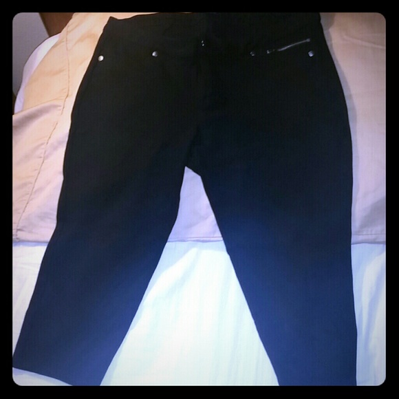 Capri very comfy  Color black