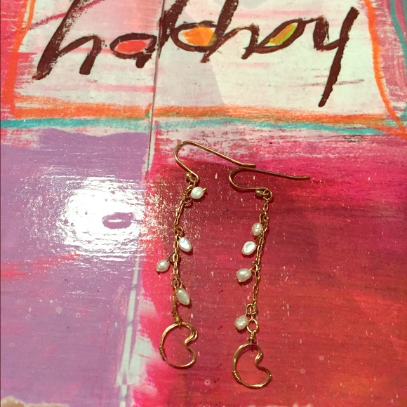 Dangling heart earrings