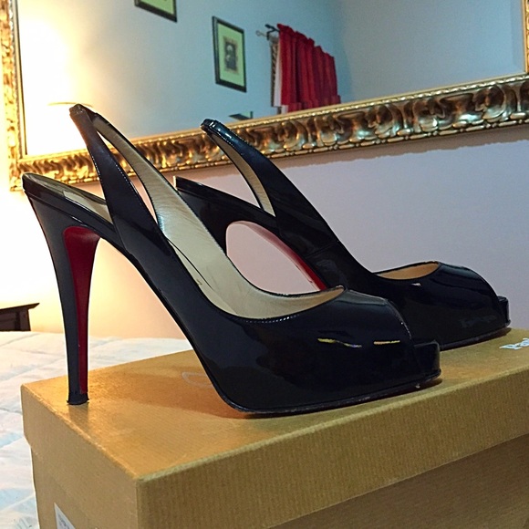 ⛔️️Sold on Tradesy⛔️Authentic Christian Louboutin - Picture 2 of 4