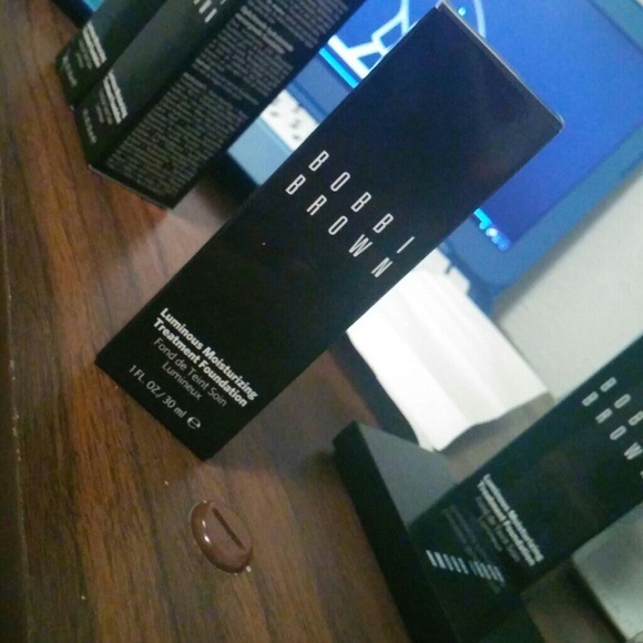 Bobbi Brown Foundation