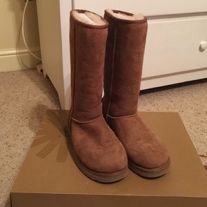 UGG Classic Tall Boot in Chesnut