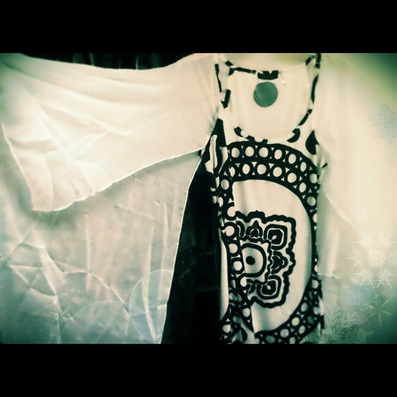 Beautiful White dress W/ Black flower of life type - Picture 3 of 4