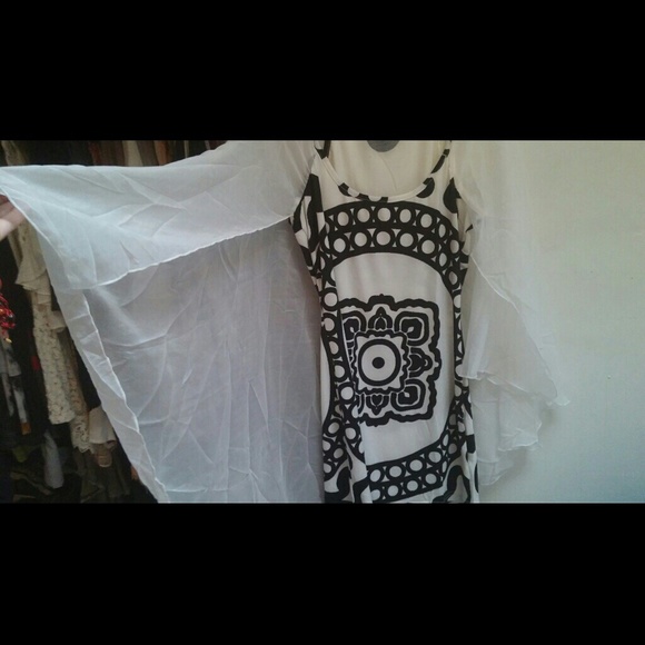 Beautiful White dress W/ Black flower of life type - Picture 4 of 4