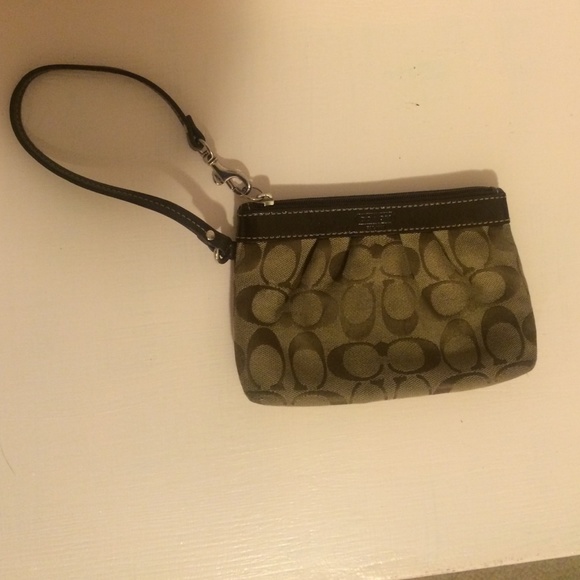 Classic Coach Wristlet - Picture 1 of 3