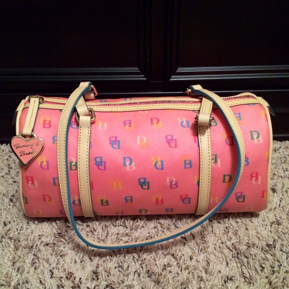 NEW DOONEY & BOURKE SIGNATURE LOGO PINK BARREL BAG