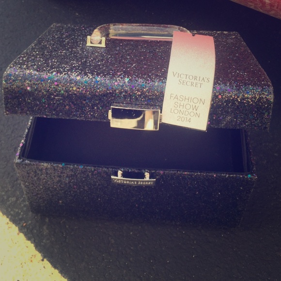 Victoria Secret fashion show 2014 travel case