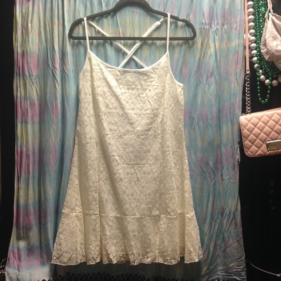 Off-White Lace Dress - Picture 1 of 3
